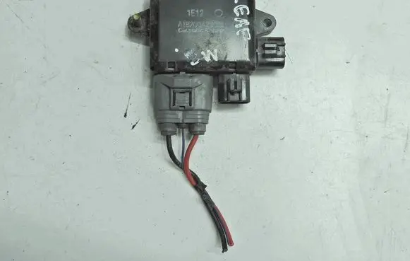 Nissan Leaf I (ZE0) Coolant fan relay A18700A28001 1F12