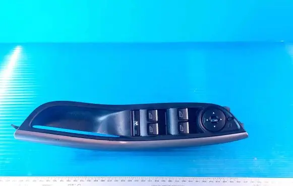Ford Focus Electric window control switch AM5T14A132CB N3RUA 10108945