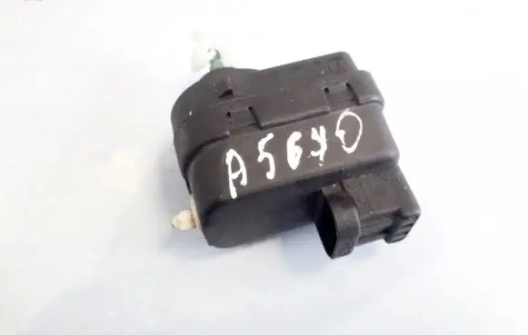 Renault Scenic I Headlight level adjustment motor p7700840141