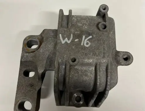 Volkswagen Golf Plus Engine mount bracket 1K0199262