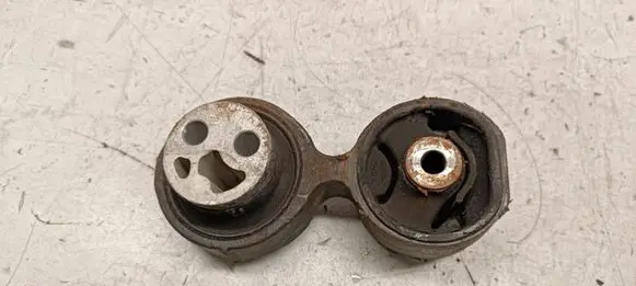 Honda Accord Engine mount bracket 