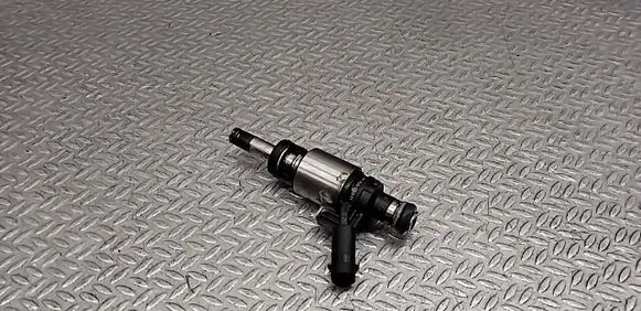 Audi A5 8T 8F Fuel injector 06H906036H 0261500074