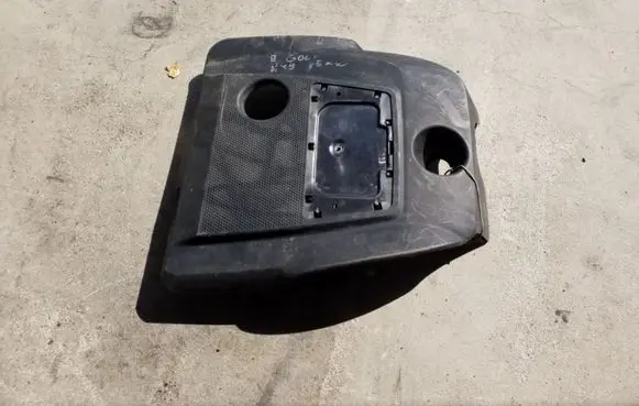 Volkswagen Golf IV Engine cover (trim) 01331672 054597 038403925
