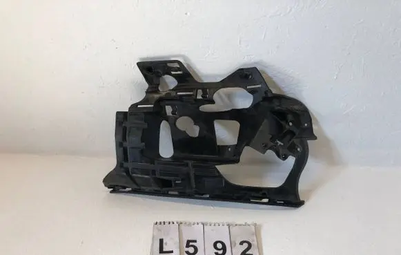 Volvo S60 Front bumper mounting bracket 31323841