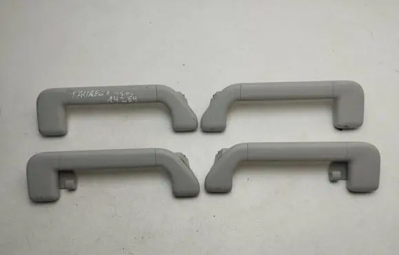 Volkswagen Touareg II A set of handles for the ceiling 7P0857643B