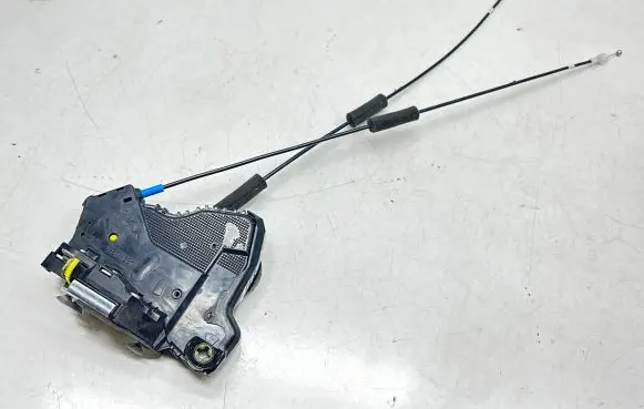 Toyota Land Cruiser (J150) Front door lock 6904042241 6975060040 6971060030