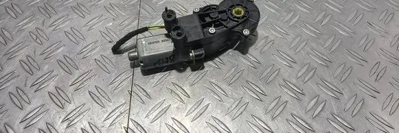Mercedes-Benz E W211 Seat adjustment motor 0390203277