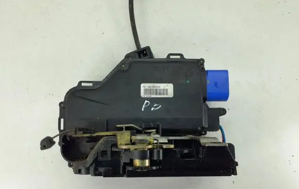 Skoda Octavia Mk2 (1Z) Front door lock 3D1837016 PA66307GF