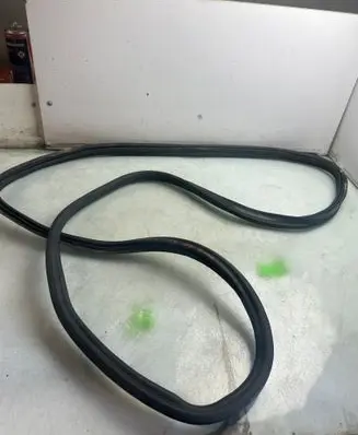 Volkswagen Polo V 6R Front door rubber seal 8765