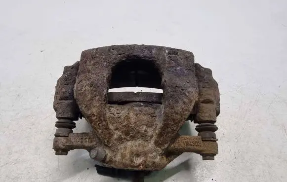Toyota Auris 150 Front brake caliper Y04302