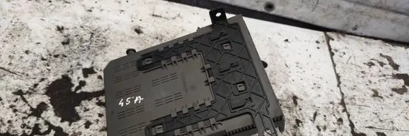 Citroen C5 Fuse module 98162200 9637466180