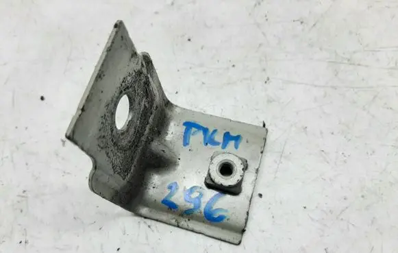 Volkswagen Golf VII Fender mounting bracket 5G0809561