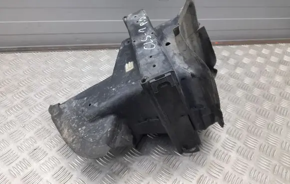 Mercedes-Benz CLS C218 X218 Intercooler air channel guide A2185001000