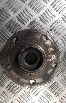 Volkswagen PASSAT B6 Front wheel hub