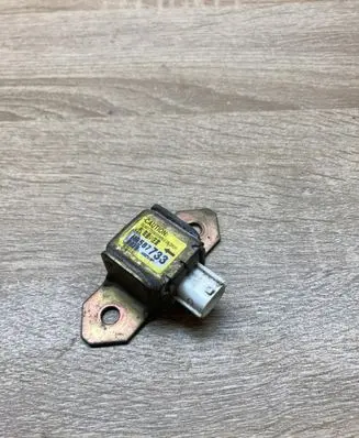 Mitsubishi Outlander Airbag deployment crash/impact sensor MR587733