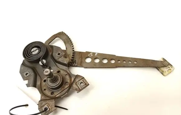 Rear door manual window regulator
