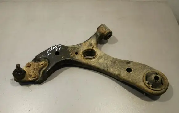 Toyota Avensis T270 Front lower control arm/wishbone