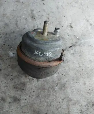 Volvo XC90 Engine mount bracket 8624754