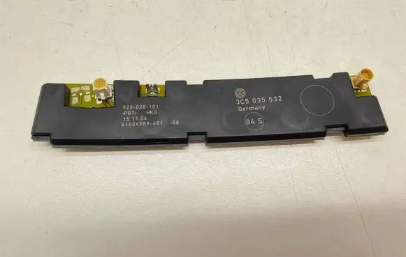 Volkswagen PASSAT B6 Antenna control unit 3C5035532