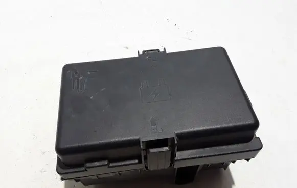 Chrysler Pacifica Fuse module 68239267AC