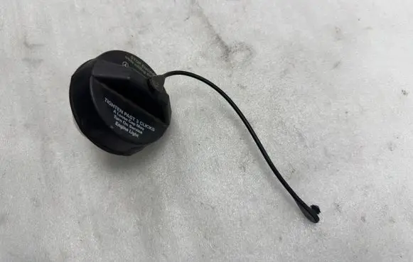 Mercedes-Benz GL X166 Fuel tank filler cap A1664705800