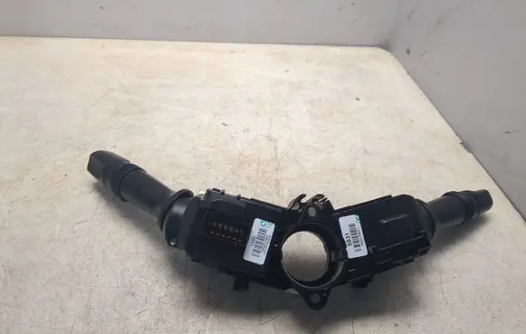 Wiper turn signal indicator stalk/switch
