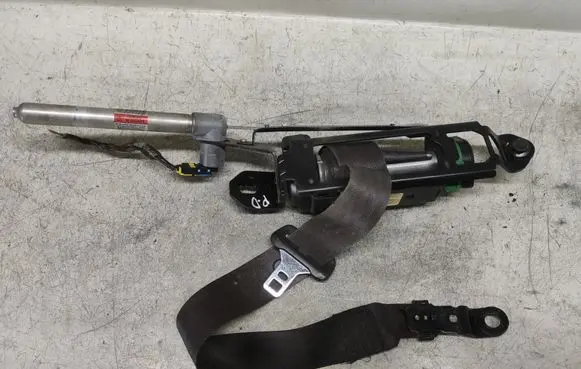 Volvo XC70 Front seatbelt