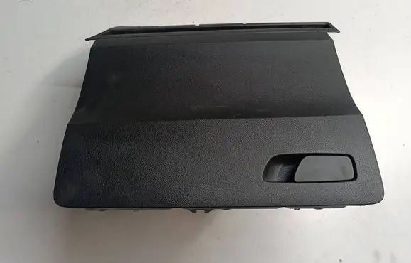 Audi Q2 - Glove box 81B857035 K0271600