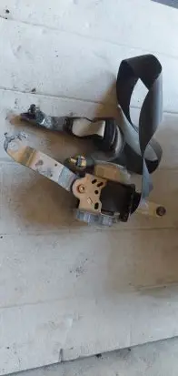 Subaru Outback Front seatbelt