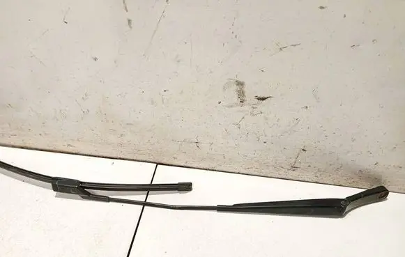 Volkswagen PASSAT B6 Front wiper blade arm 3c1955410b