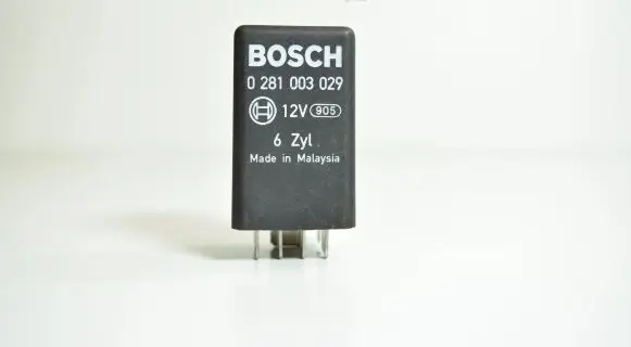 Audi Q7 4L Glow plug pre-heat relay 0281003029