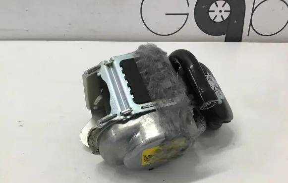 Audi Q7 4M Third row seat belt 4M0857737