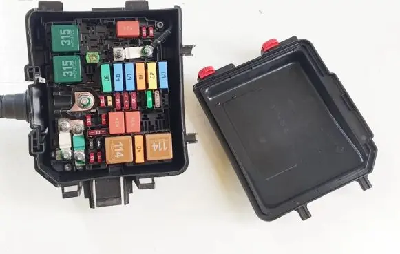 Citroen C4 III e-C4 Fuse box set