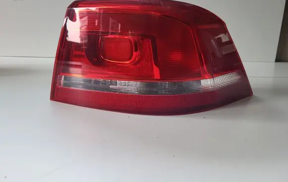 Volkswagen PASSAT B7 Rear/tail lights
