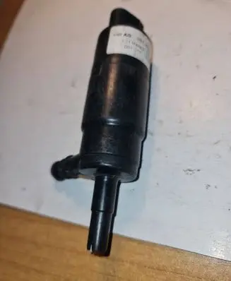 Audi A4 S4 B5 8D Headlight washer pump 3B7955681 001016