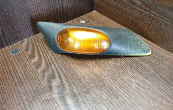 Iveco Daily 35 - 40.10 Front fender indicator light 500322577