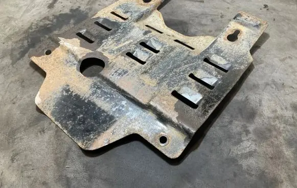 Isuzu D-Max Engine splash shield/under tray