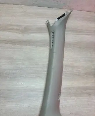 Volvo S90, V90 (B) pillar trim (bottom)