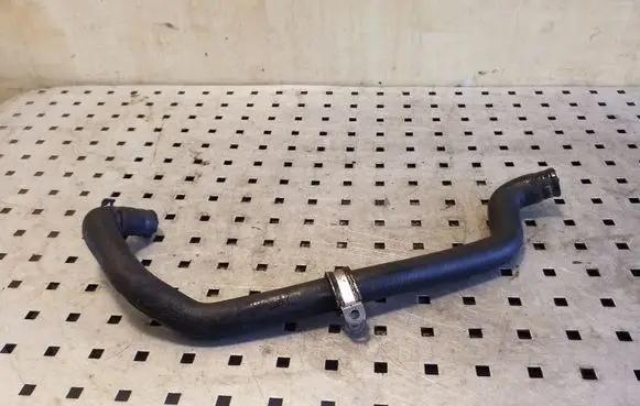 Mercedes-Benz CLS C219 Engine coolant pipe/hose A2118302515