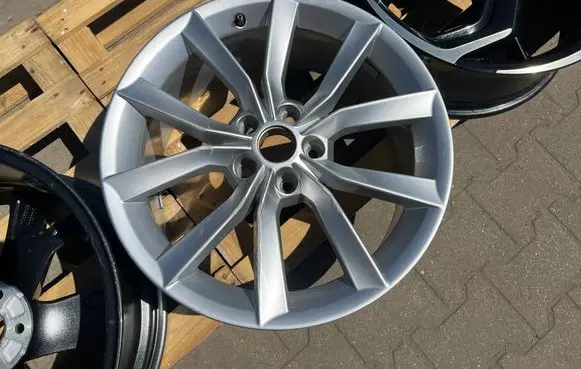 Skoda Superb B8 (3V) R18 alloy rim 3V0601025J