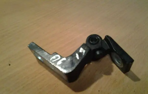 Audi A6 S6 C6 4F Front door upper hinge A046573