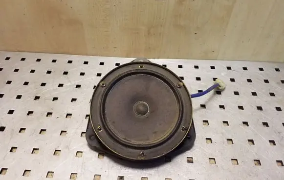 Subaru Forester SF Front door speaker