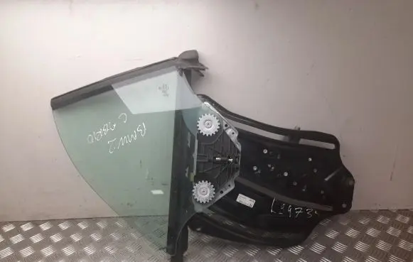 BMW 2 F22 F23 Rear door window regulator with motor 2572946