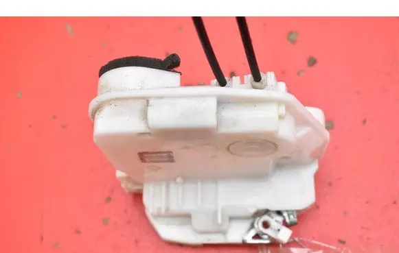 Peugeot 4008 Rear door lock 
