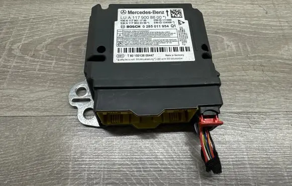 Mercedes-Benz A W176 Airbag control unit/module A1179008600 0285011954 A1179011700