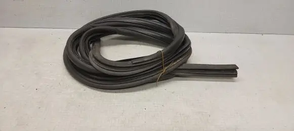 Chrysler Voyager Sliding door rubber seal 