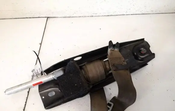 Volvo V70 Front seatbelt