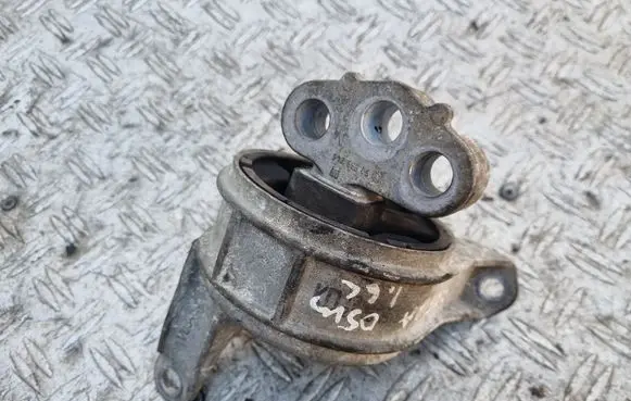 Opel Zafira B Engine mount bracket 90539246 13125637