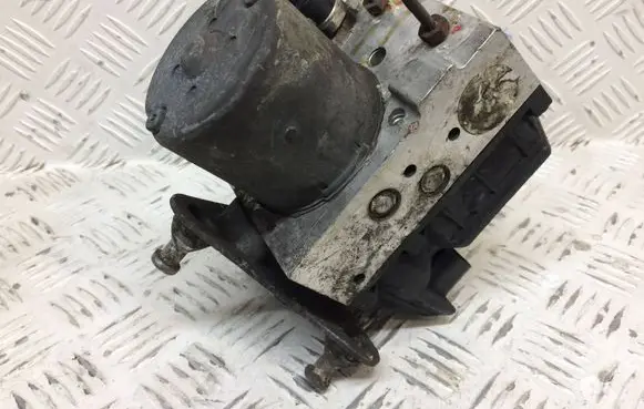 Mercedes-Benz Sprinter W901 W902 W903 W904 ABS Pump A0004469289