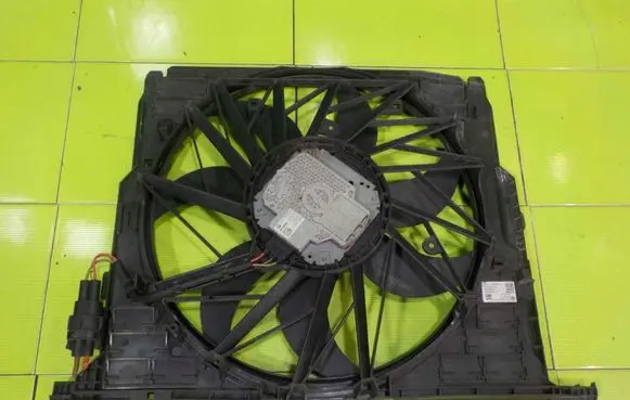 BMW 5 F10 F11 Fan set 7633273
